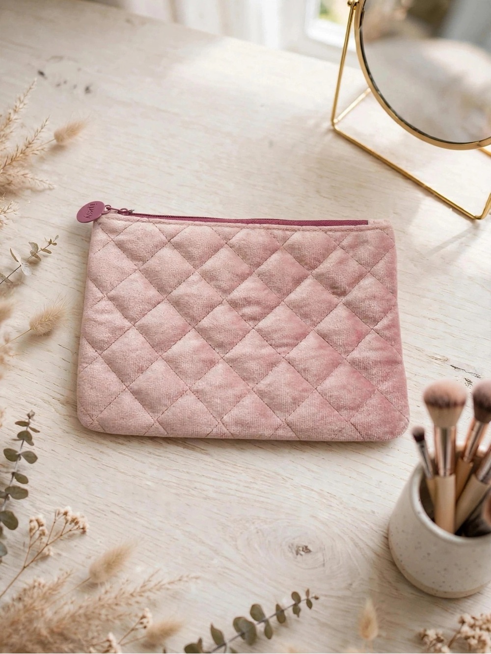 💥 4/$20 🆕 Ipsy Pink Quilted Plush Cosmetic Bag